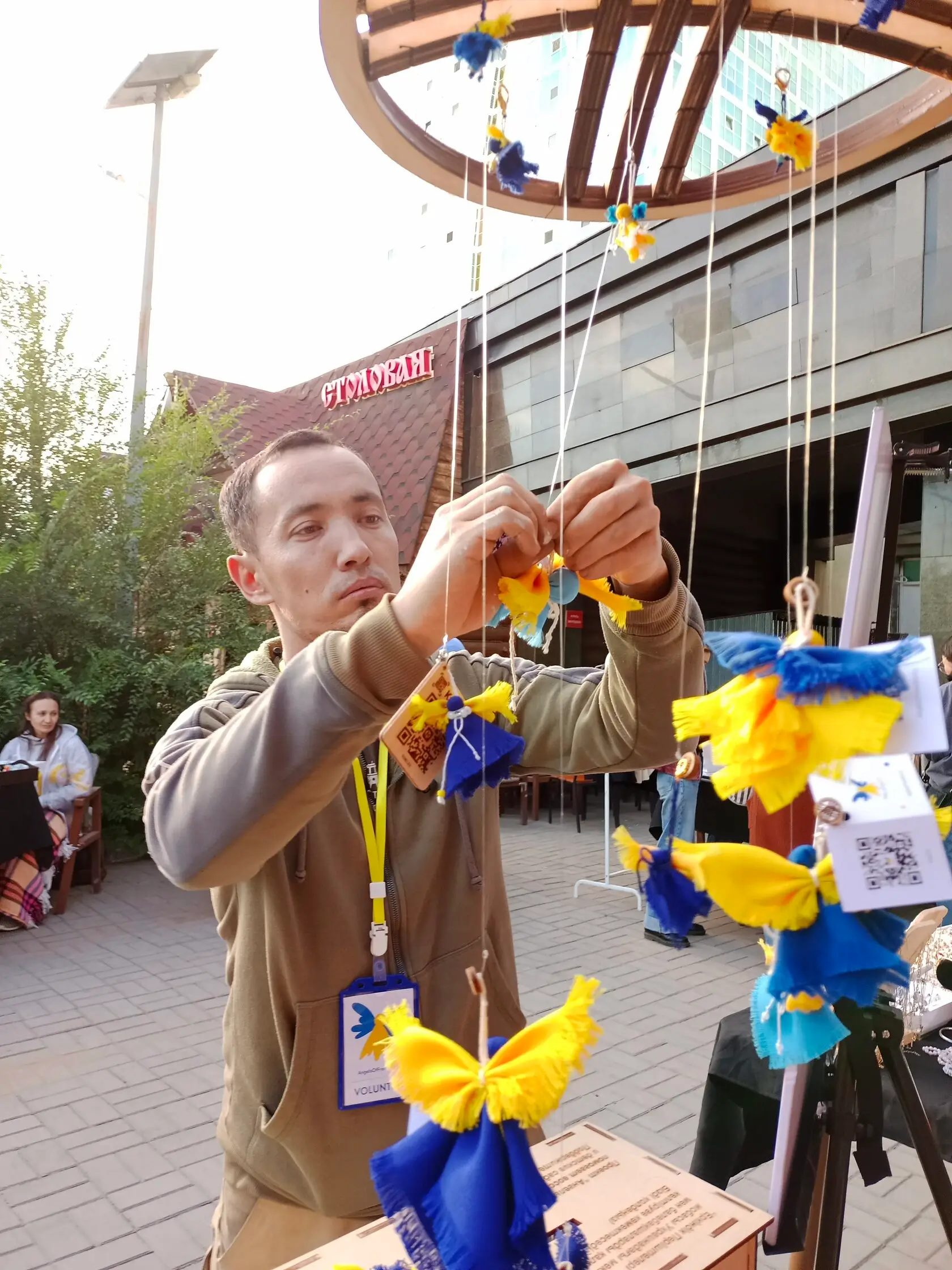 Жанибек на ярмарке в Астане в сентябре 2023 года