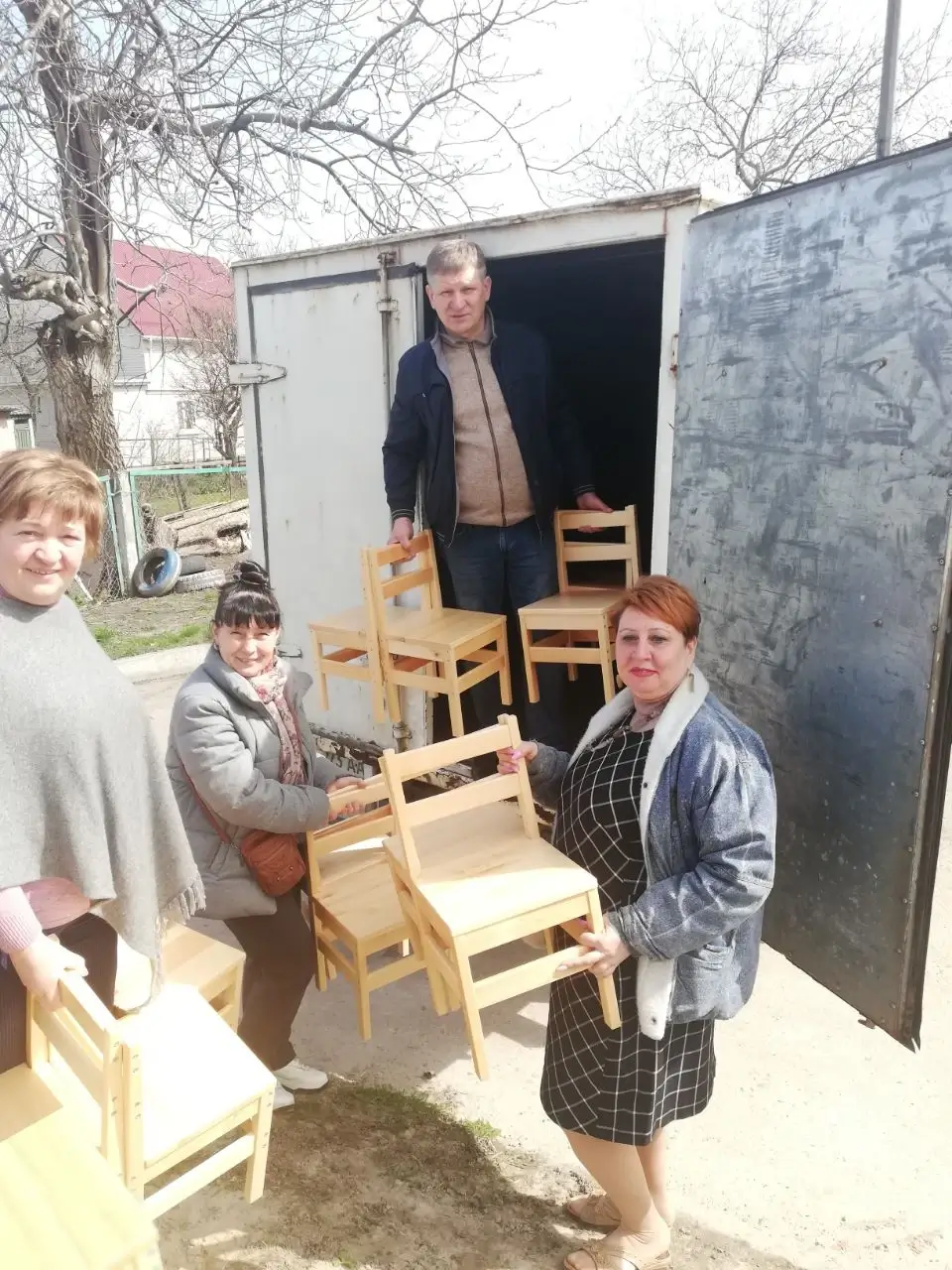 Доставка мебели для убежища детсада в Чернигове