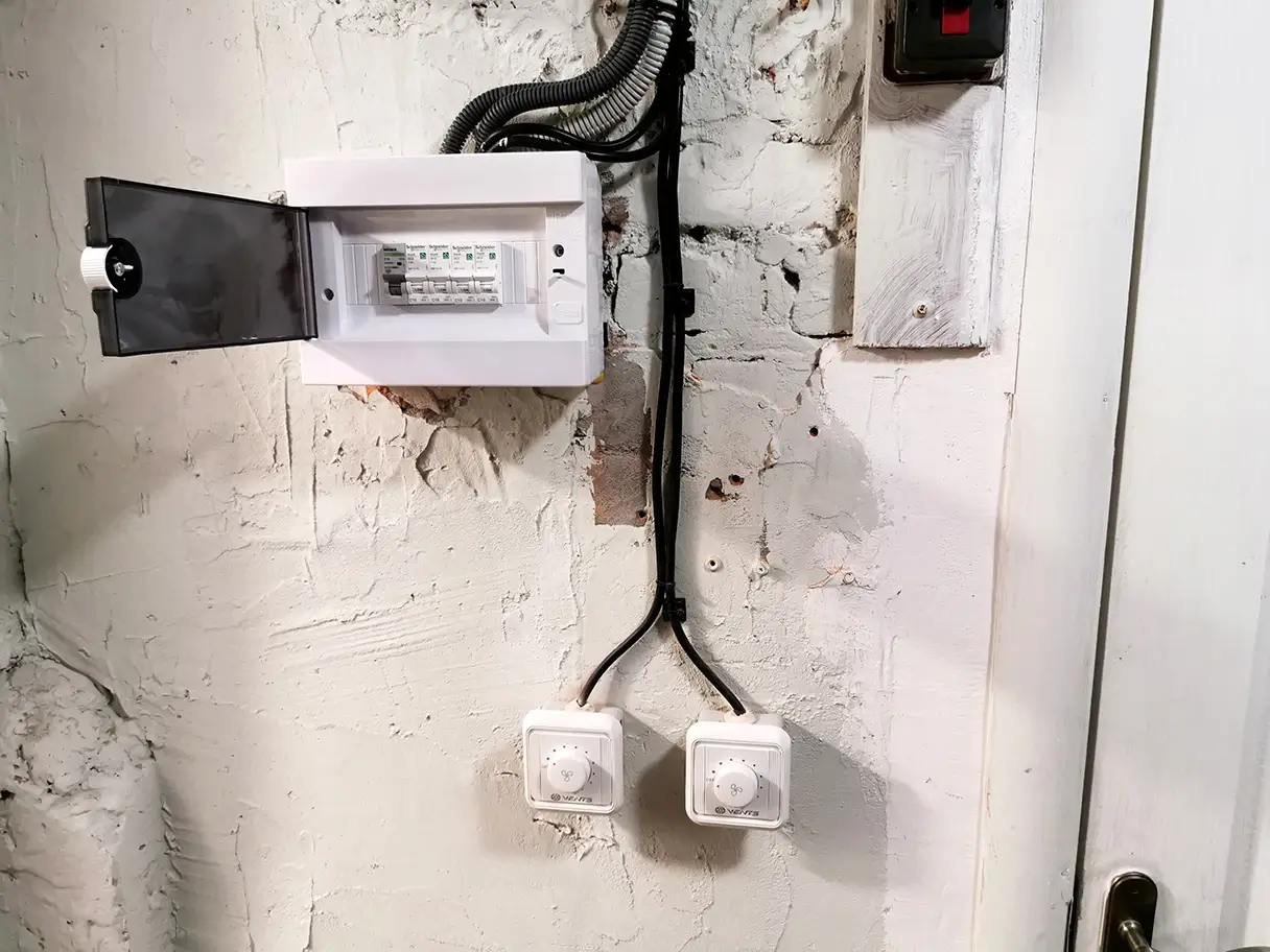 Система регулировки вентиляции, оборудованной «Ангелами Свободы» в убежище детсада в Чернигове